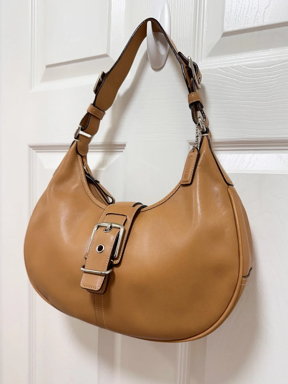 Coach Soho Buckle Hobo Shoulder Bag Milled Camel Leather Medium Y2K